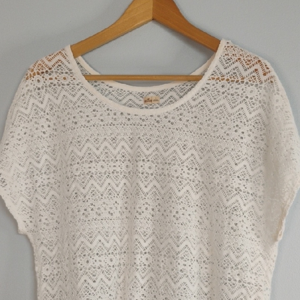 Hollister Cream Short Sleeve Knit Cotton Blend Ruffled Hem Blouse Size S-Casual - Picture 3 of 8